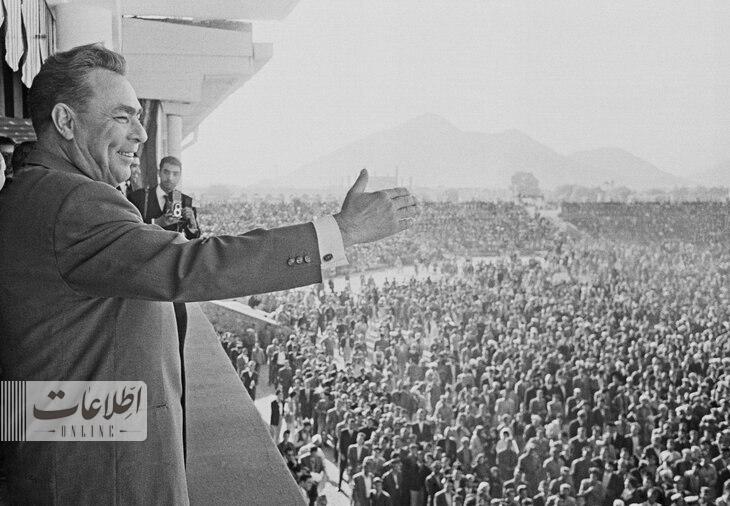 استقبال خاص و پرهزینه شاه و فرح از رهبر شوروی +عکس