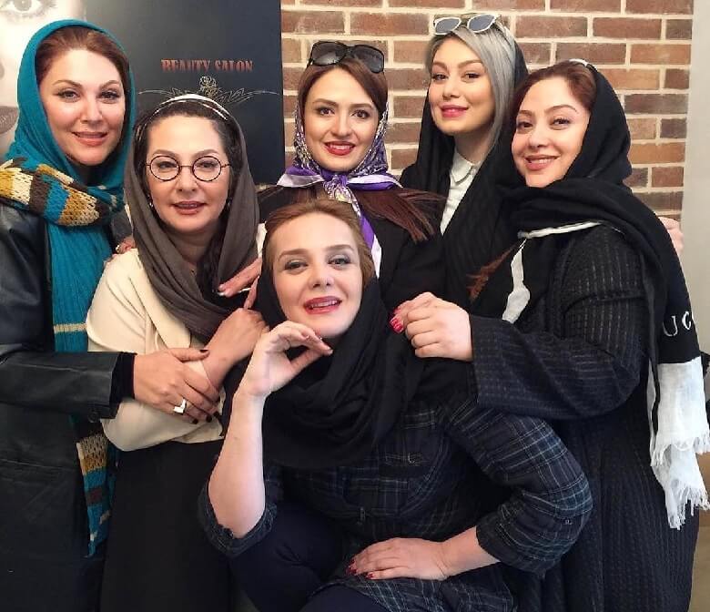 مریم سلطانی آرایشگر شده است.