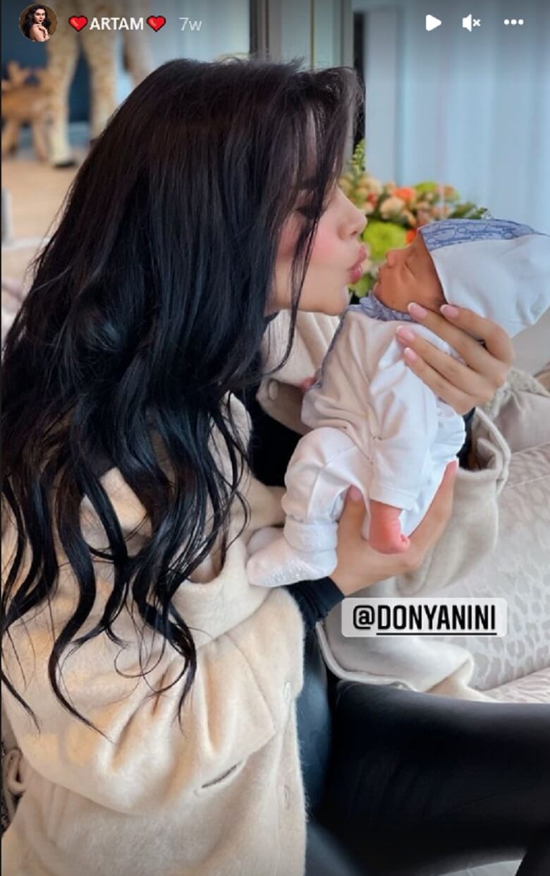 دنیا جهانبخت دست از پسرش برنداشت.