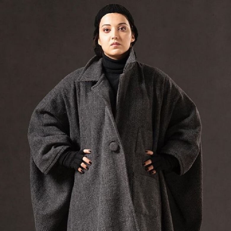 روشنک گرامی با لباسش خشمگین شد.