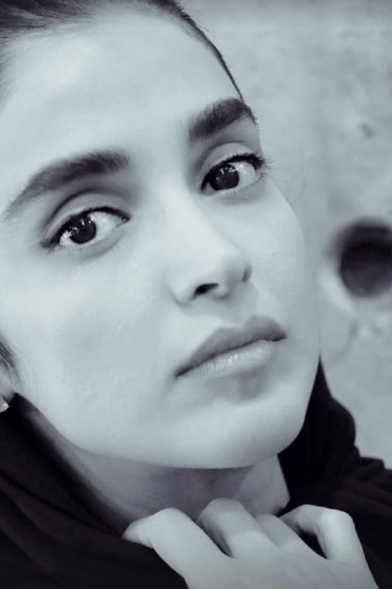 الهه حصاری به جنگ آرایش و فیلتر رفته است.