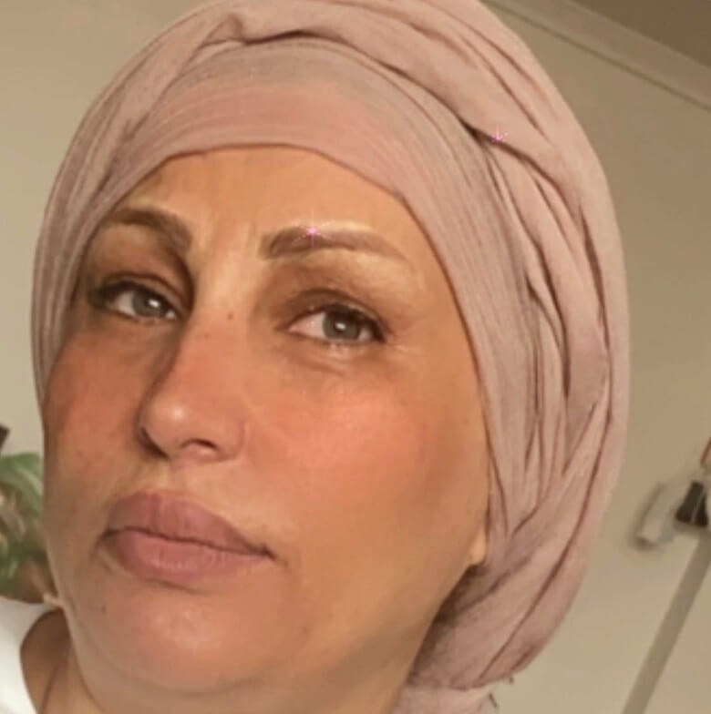 مادر رامانا سیاحی به آنجلینا جولی شبیه است.