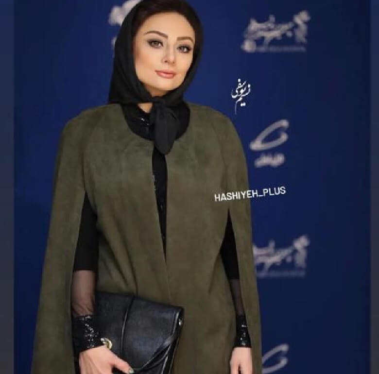 یکتا ناصر تیپ فوق رسمی دارد.