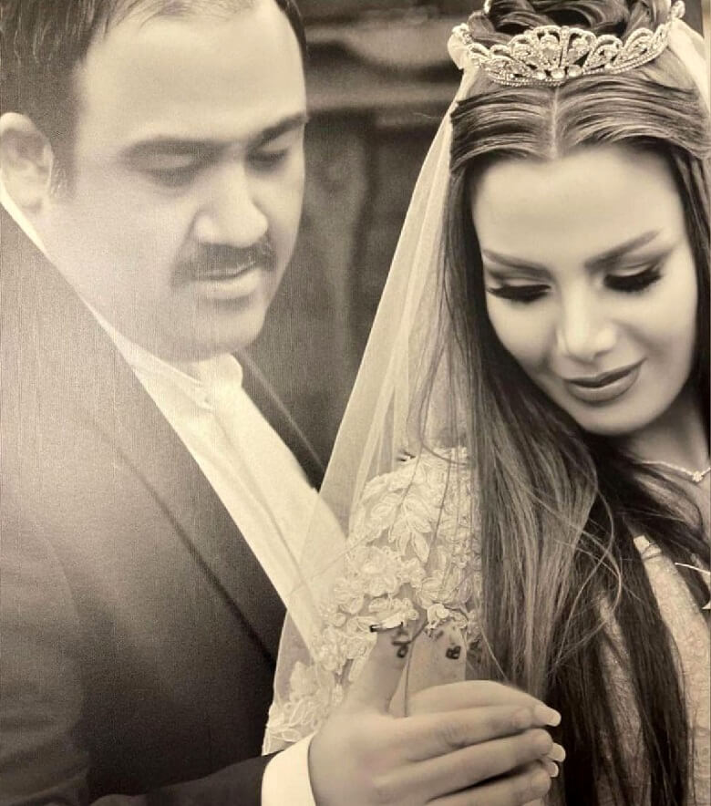 عکس عروسی مهران غفوریان و همسرش آرزو لو رفته است.