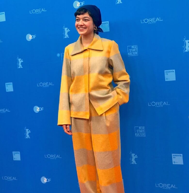 صدف عسگری در جشنواره برلین پوشش خاص و جسورانه دارد. صدف عسگری در جشنواره برلین پوشش خاص و جسورانه دارد.