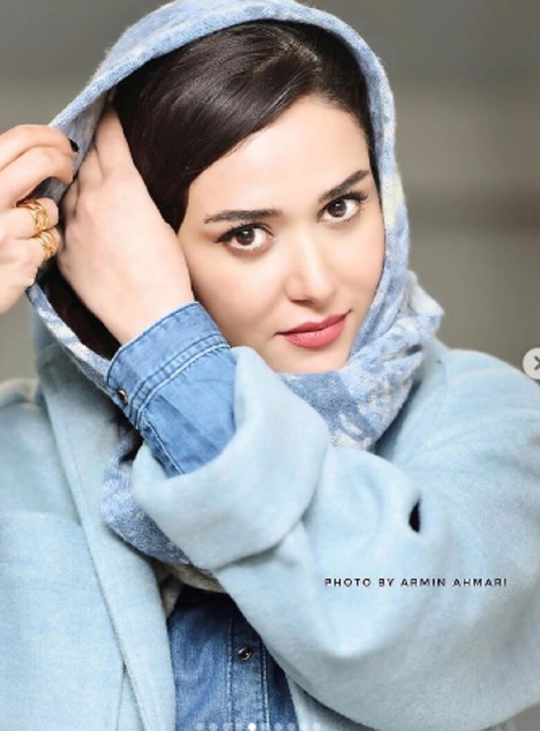 پریناز ایزدیار با استایل‌های مختلف در جشنواره حاضر شده بود.