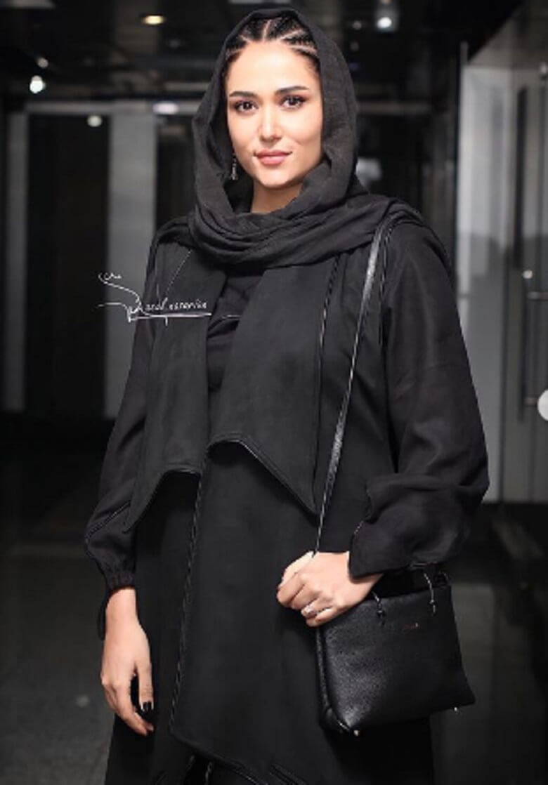 پریناز ایزدیار با استایل‌های مختلف در جشنواره حاضر شد.