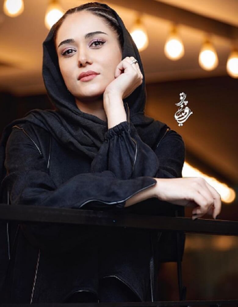 پریناز ایزدیار با استایل‌های مختلف حاضر شده بود.