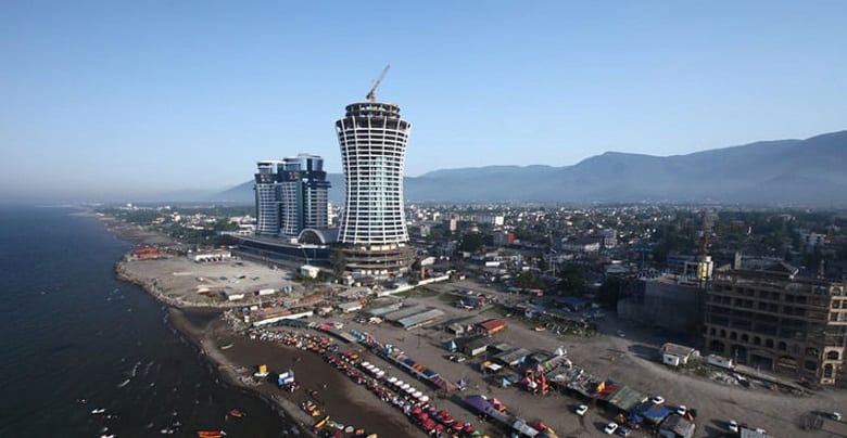 متل قو تنها شهر ۲۴ساعته ایران است.