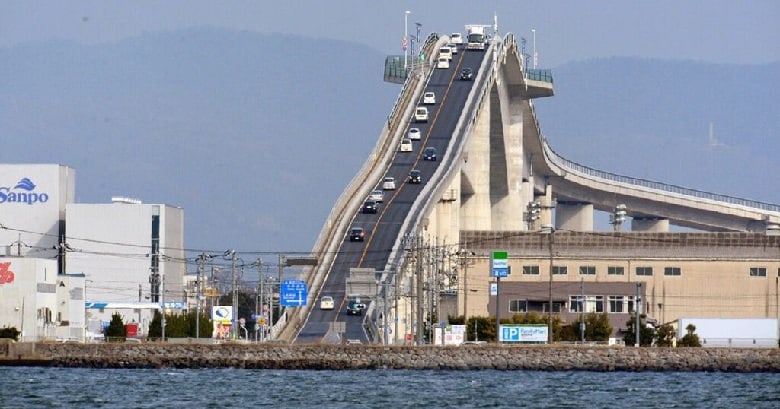 ایشیما اوهاشی ترسناک‌ترین پل ماشین رو جهان خواهد بود.