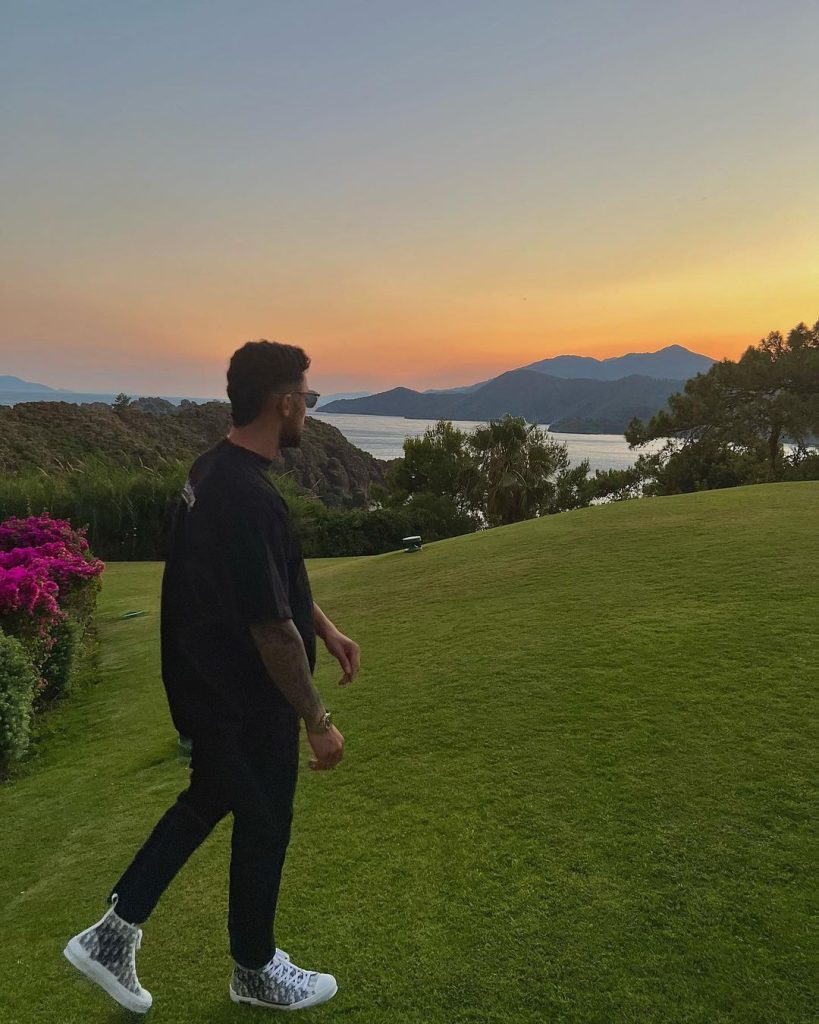 تفریح لاکچری الهیار صیادمنش و همسرش در جزایر ترکیه