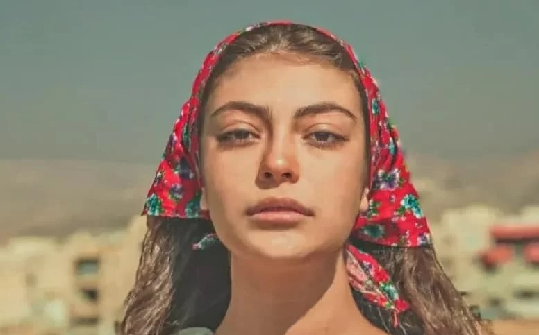 ستایش دهقان خواهر کوچولوی جیران عکس مدلینگی گرفته است.