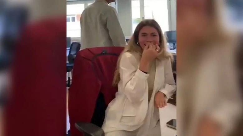 کلارا چیا مانتی دختری است که زندگی پیکه و شکیرا را پاشاند.