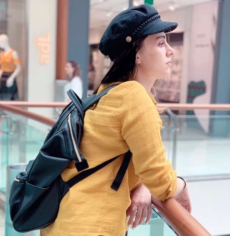 لاله مرزبان در خارج از کشور تیپ اروپایی زده است.