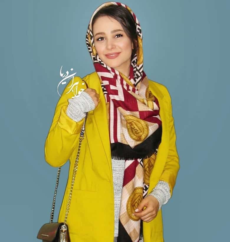 الناز حبیبی عشق رنگ زرد است.