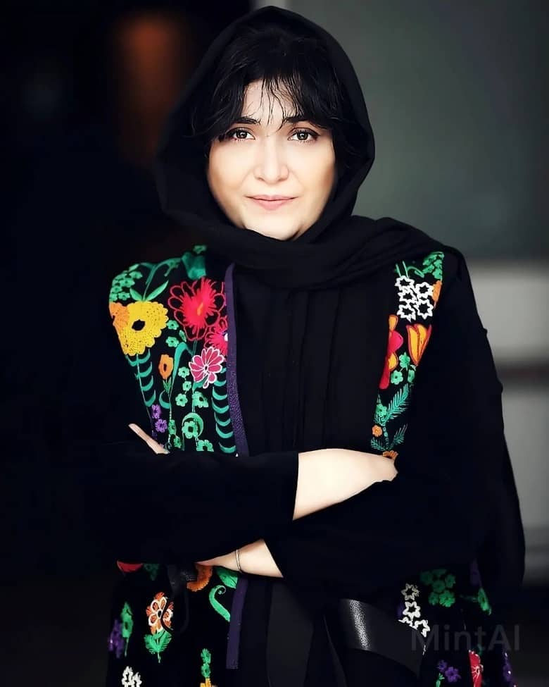 باران کوثری با تیپ گلدوزی شده دیده شده بود.