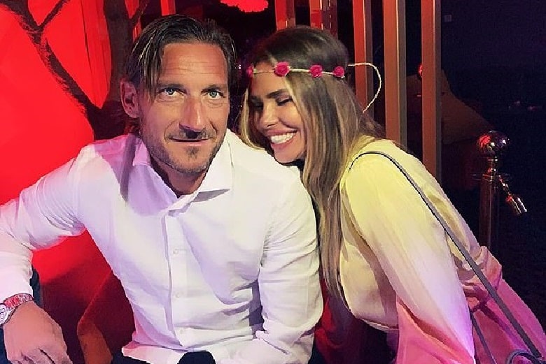 فرانچسکو توتی خیانت همسرش را در تلفن همراه او کشف کرده است.