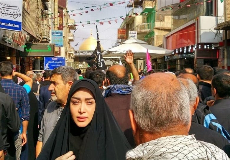 سارا منجری در پیاده روی اربعین حضور یافت.