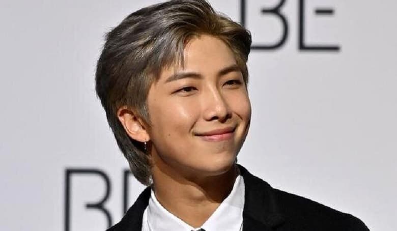 آرام خواننده بی‌تی اس کولاک کرده است.