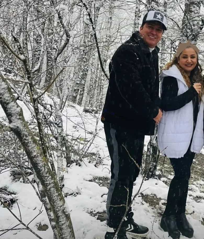 حامد آهنگی و همسرش در طبیعت عکس جنجالی گرفته بودند.