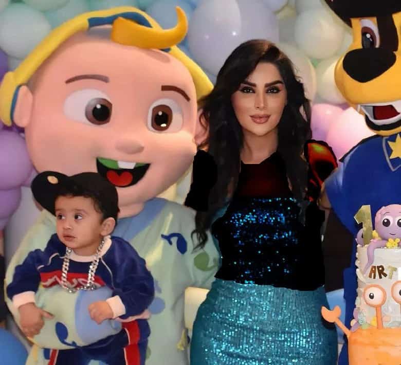 دنیا جهانبخت در تولد پسرش لباسی گران قیمت پوشیده است.