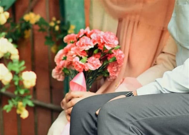 مرد متاهلی پاپیچ دختر جوان برای ازدواج شده است.