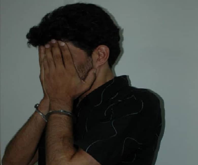 پسری در چنگ تبهکاران هوسران اسیر شده است.
