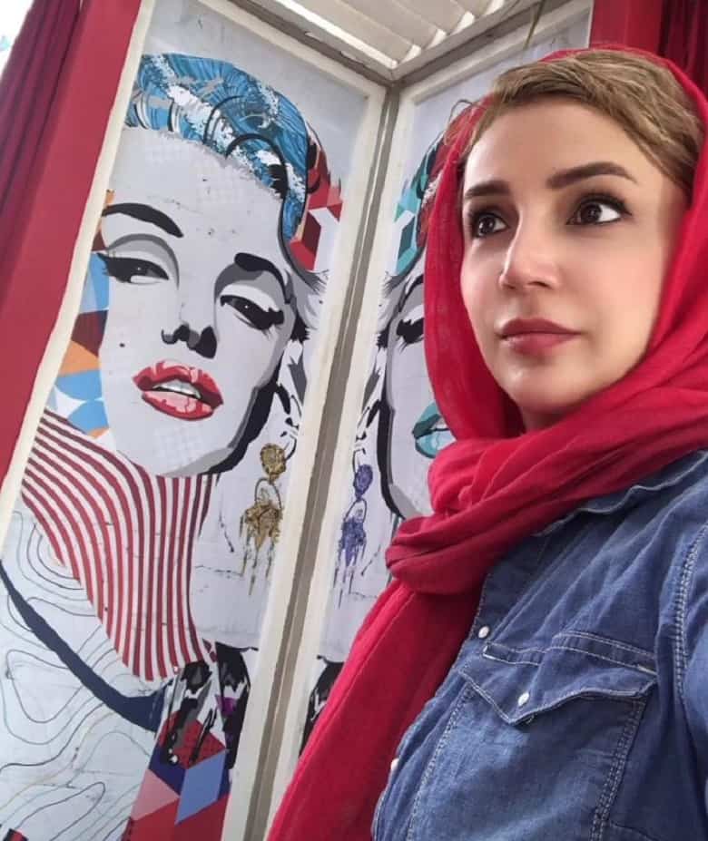 شبنم قلی خانی با مرلین مونرو سوپراستار آمریکایی سلفی گرفته است.