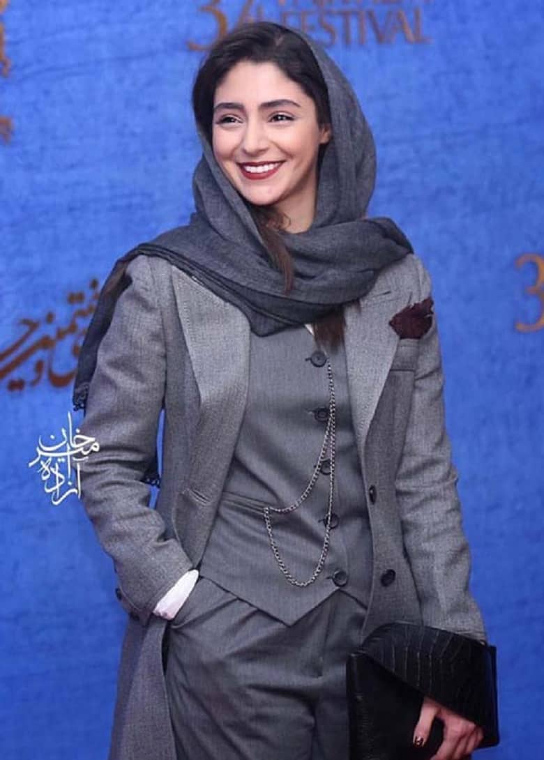 در کمد لباس هستی مهدوی فر سرک کشیدیم.