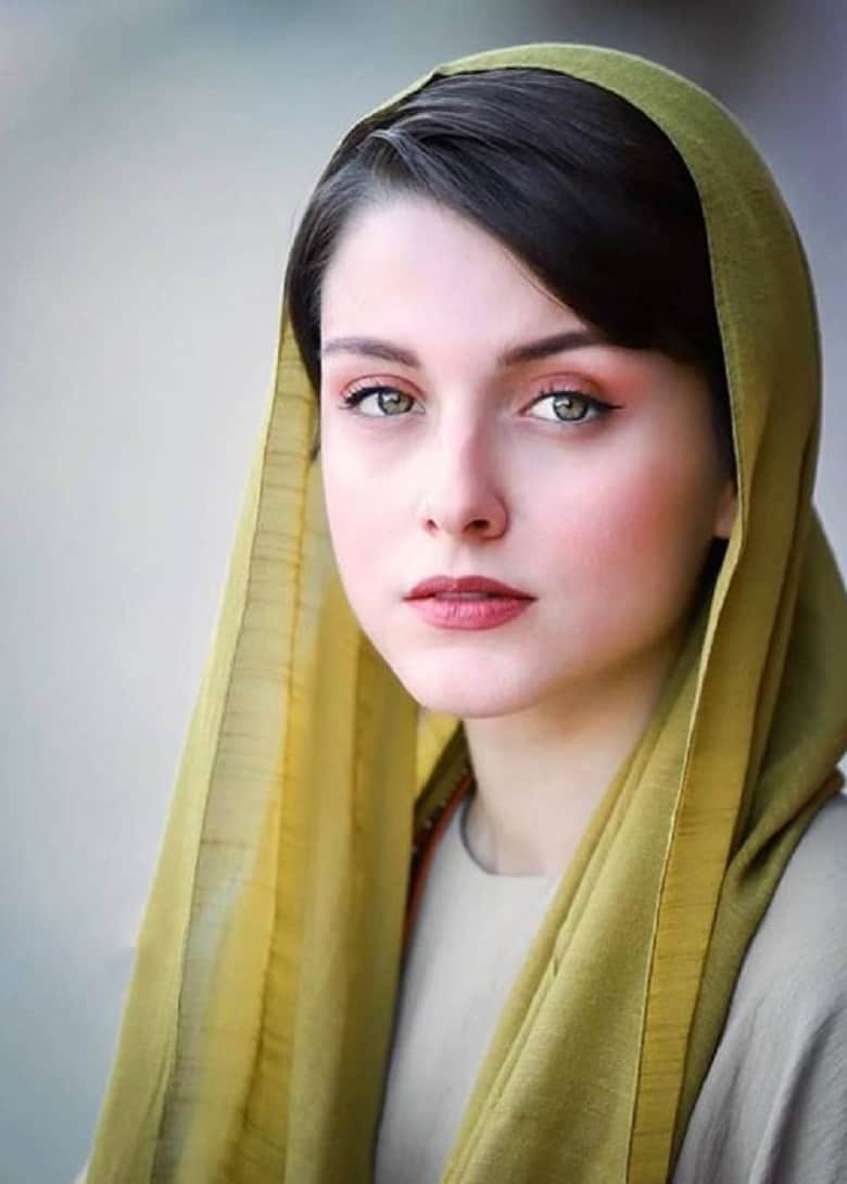 فاطمه مسعودی فر شیک‌پوش‌ترین و زیباترین بازیگر ایران است.