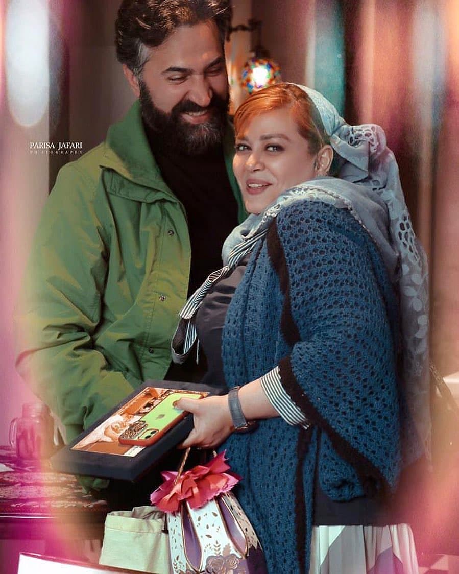 عکسی دیده نشده از روزهای اوج عاشقی "بهاره رهنما" و حاجی/ تصویر عکسی دیده نشده از روزهای اوج عاشقی "بهاره رهنما" و حاجی/ تصویر