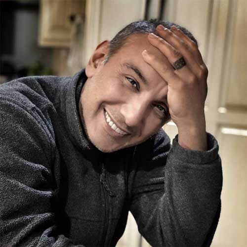 چهره باورنکردنی "شادمهر عقیلی" خارج از کنسرت و موزیک ویدئوهایش/ عکس چهره باورنکردنی "شادمهر عقیلی" خارج از کنسرت و موزیک ویدئوهایش/ عکس