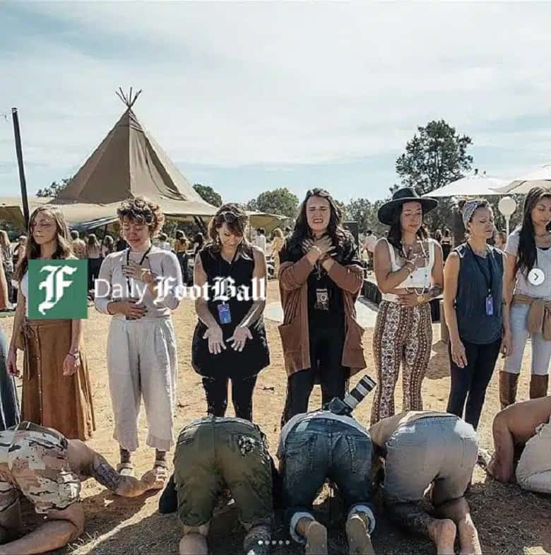 مردان در برابر زنان آمریکایی در آریزونا سجده کردند.