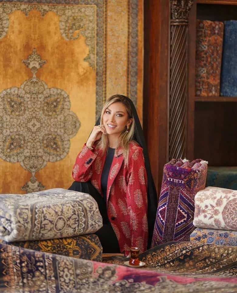 مینا مختاری همسر بهرام رادان در فضایی کاملا ایرانی عکس گرفته است. مینا مختاری همسر بهرام رادان در فضایی کاملا ایرانی عکس گرفته است.