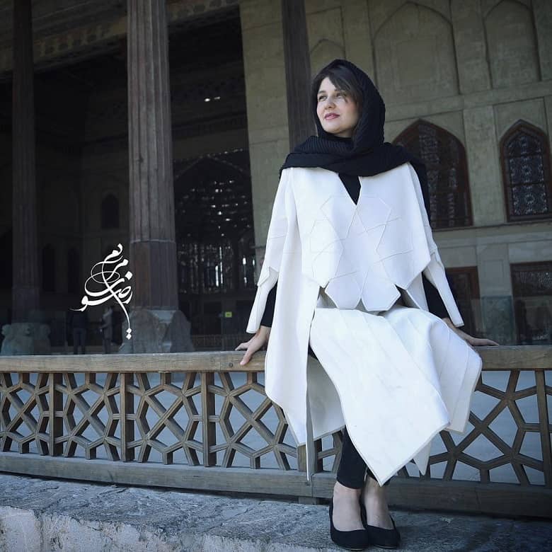 عکس‌های خاص بازیگر خارجی با اماکن مذهبی ایران