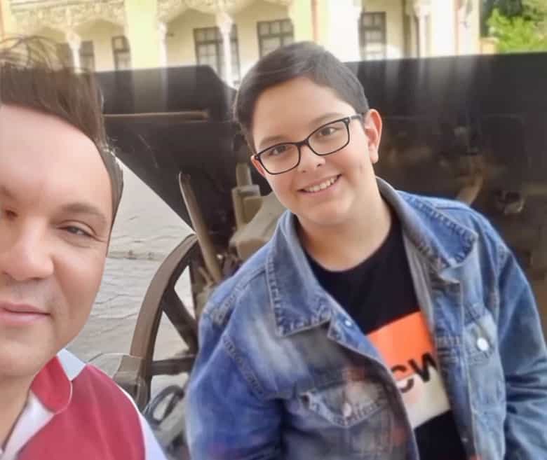 عکس/ پسر بزرگ الهام چرخنده را تاکنون دیده اید؟