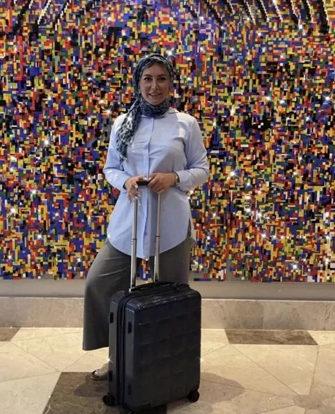 تیپ عجیب “فریبا نادری” در فرودگاه جلب توجه کرد/ عکس