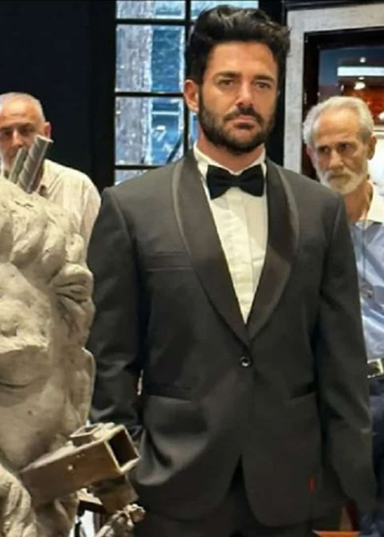 تصاویر/ بررسی لباس‌های گلزار و همسرش در مراسم عقد و ازدواجشان