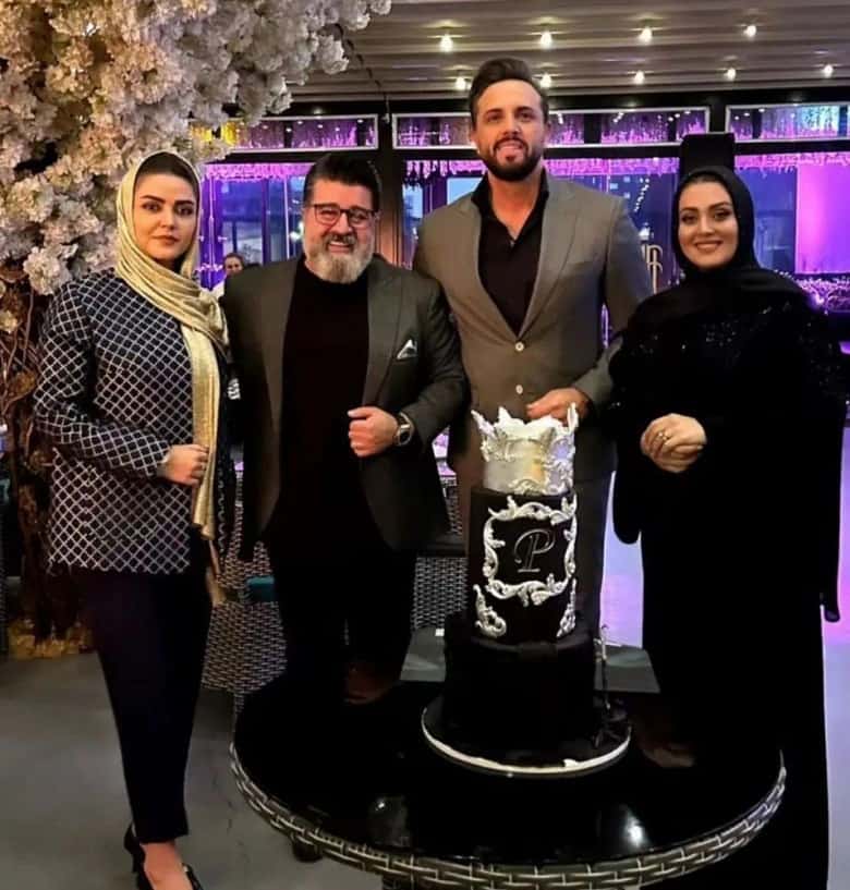 تصاویر/ تولد آقای مجری در کنار همسر محجبه اش!