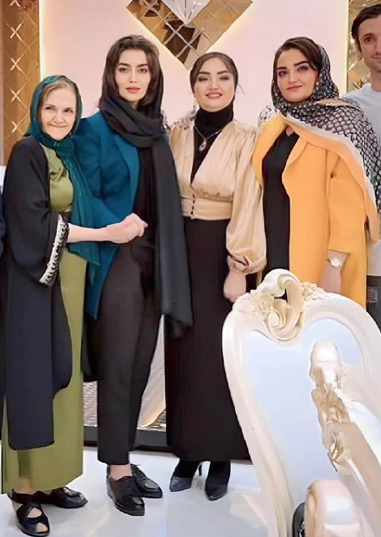 عکس/ پوشش ساده روژان نون. خ در یک مراسم خانوادگی