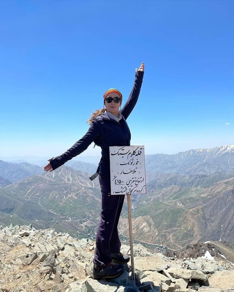 آنا نعمتی روی قله کوه فیگور گرفت.