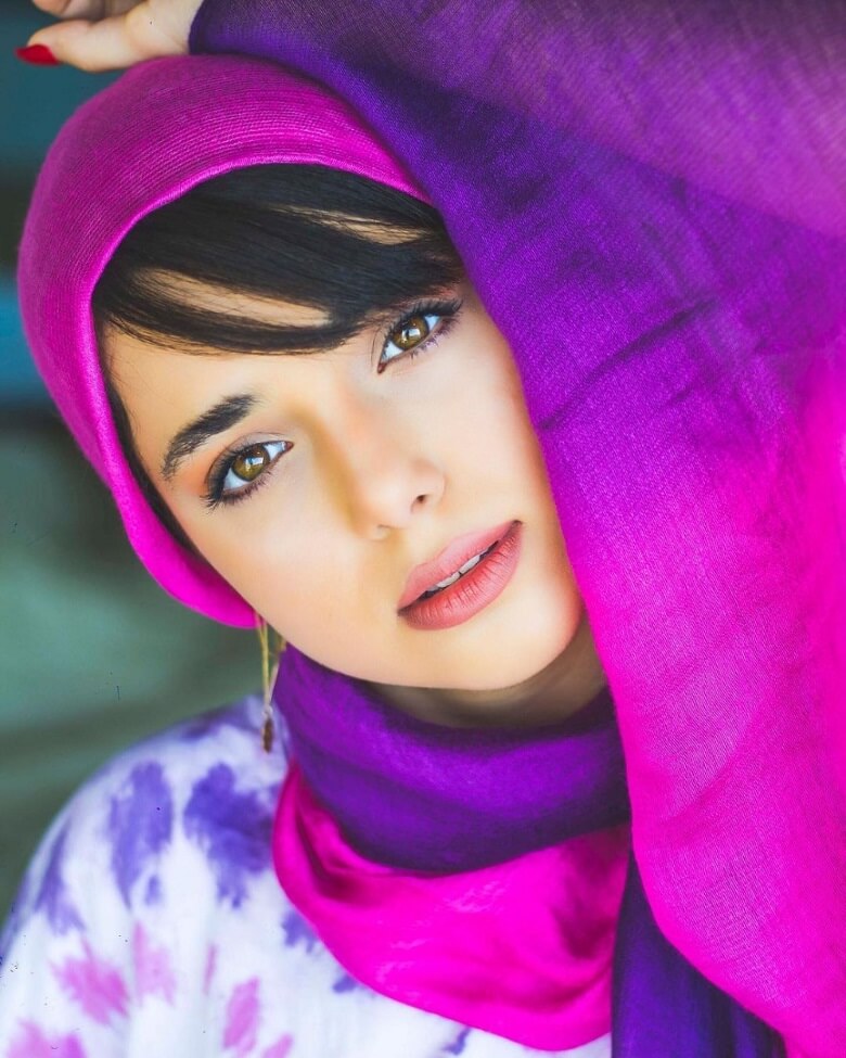 سارا مقربی استایل بنفش زد