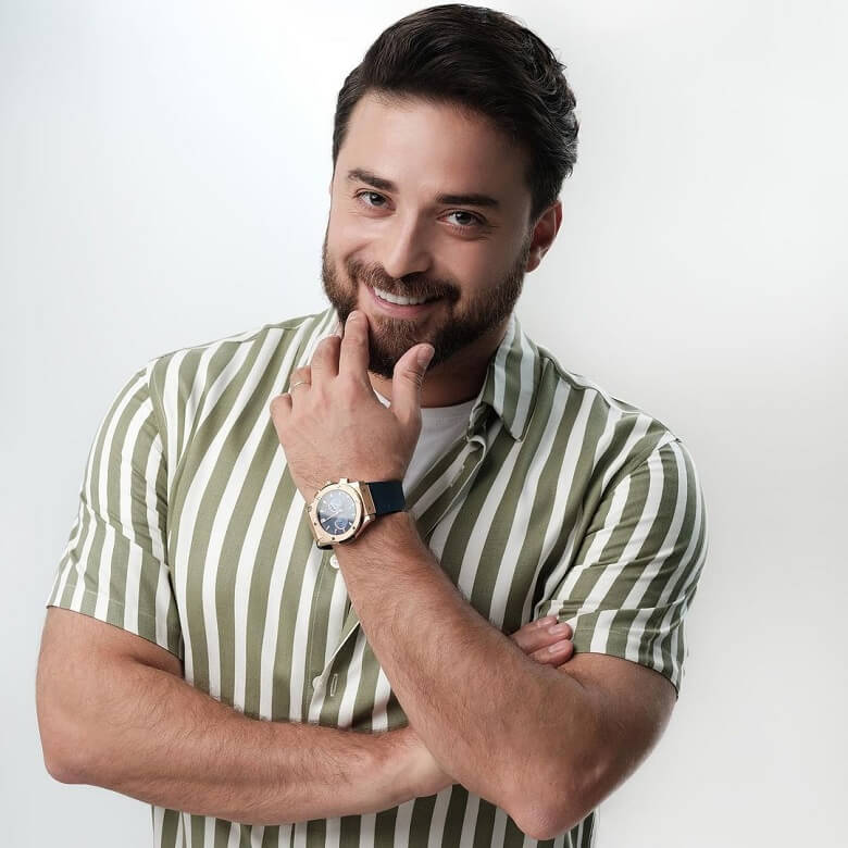 بابک جهانبخش تیپ راه راه زد.