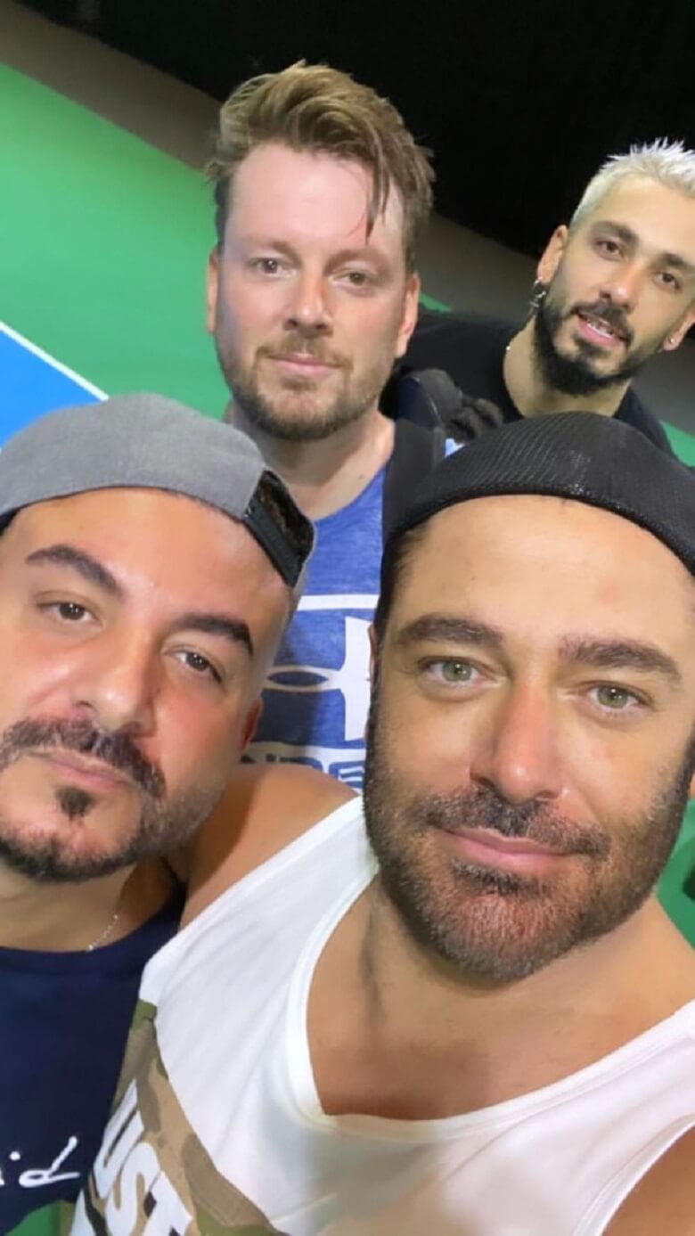 محمدرضا گلزار با بروبچ عکس گرفت.