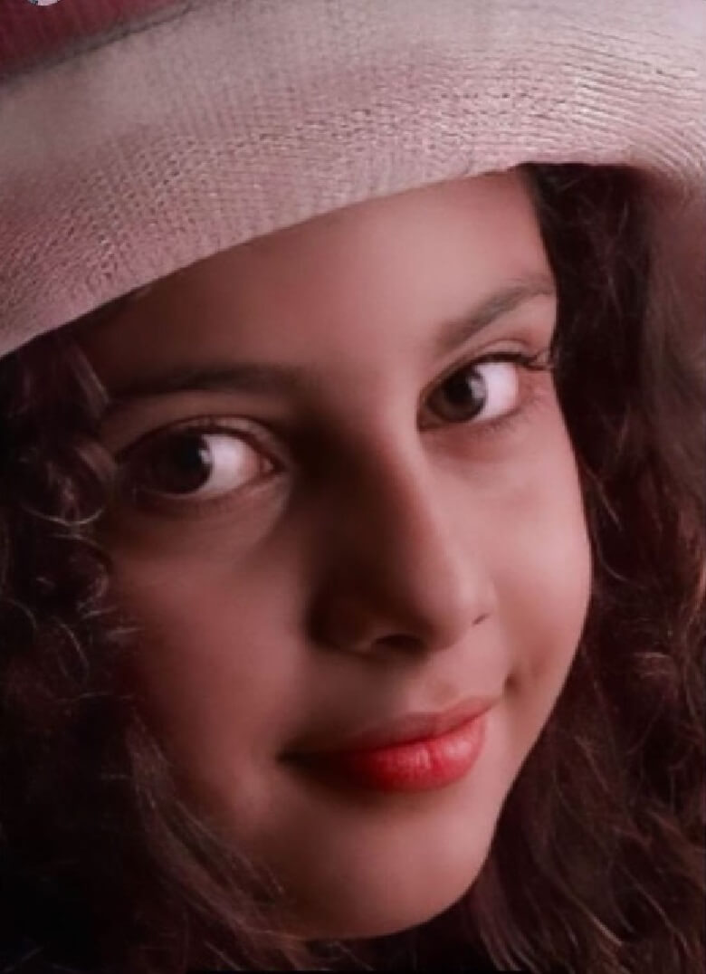 ترلان پروانه در بچگی با نمک بود.