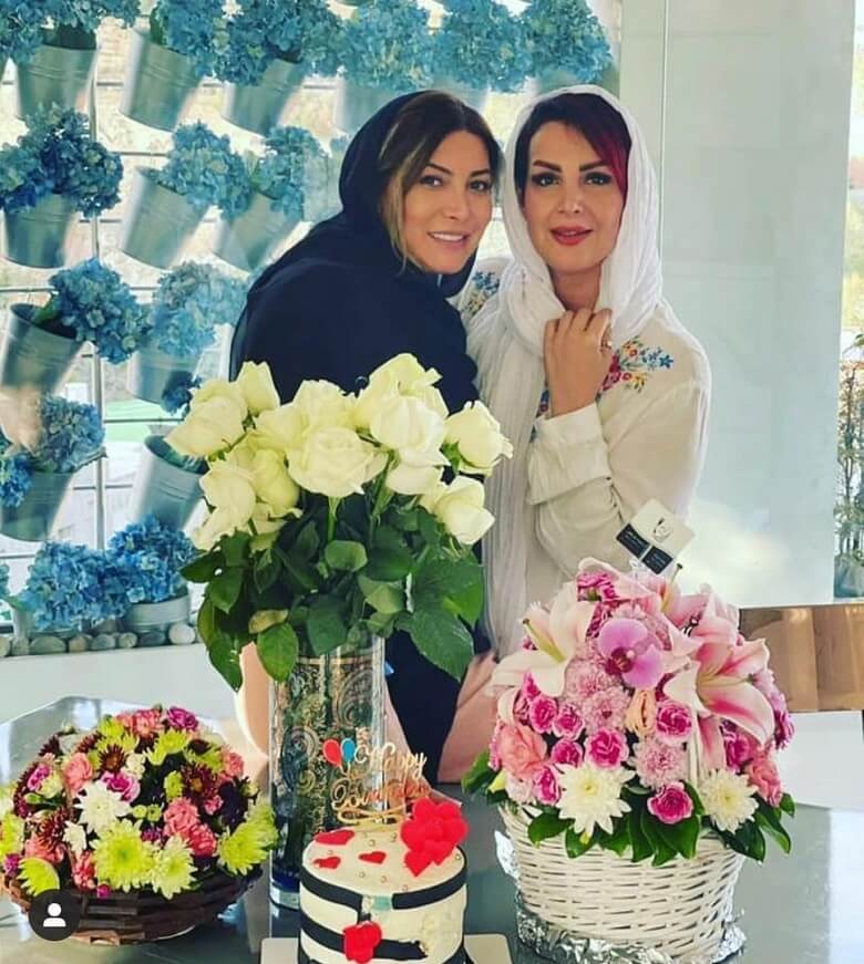 فریبا نادری در تولد گل من گلی خواهرش نسرین حضور دارد.