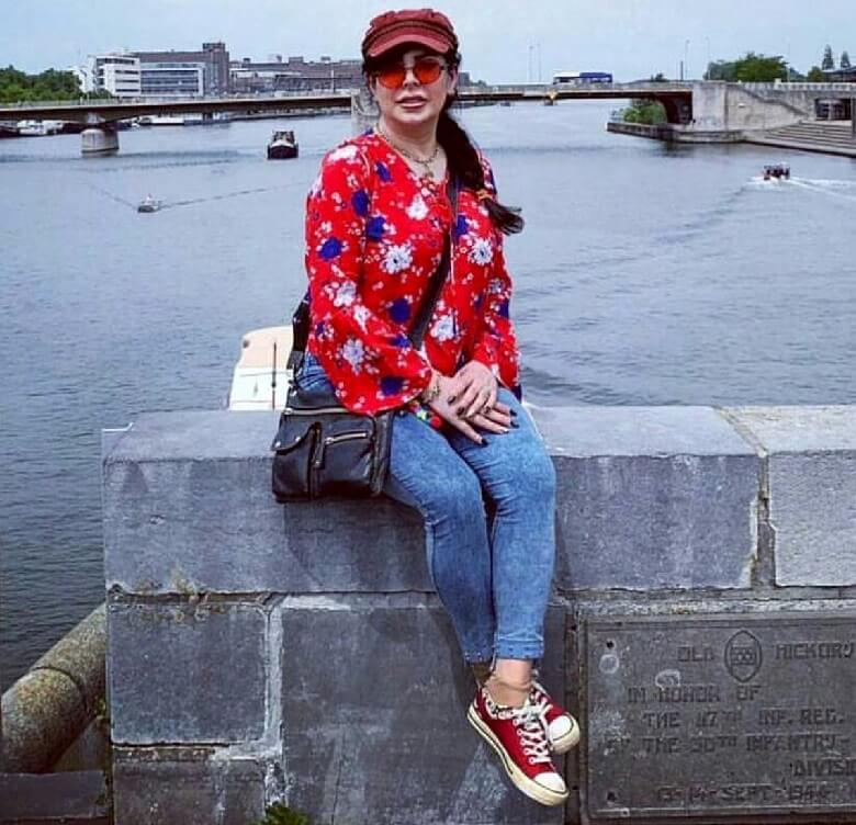 فلور نظری به کل اروپایی شده است.