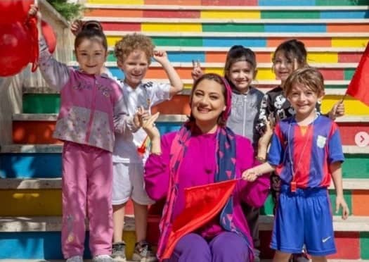 لبخند زورکی شبنم مقدمی