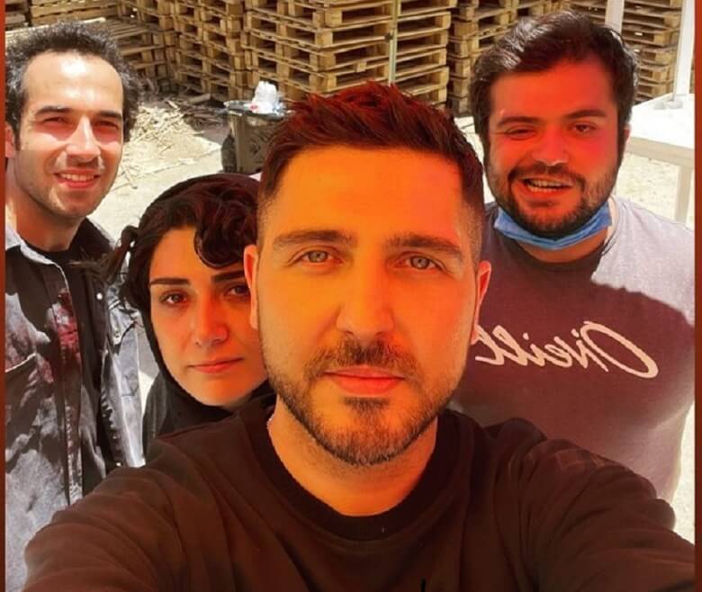 بازیگران ملکه گدایان در پشت صحنه سریال اوقات خوشی دارند.