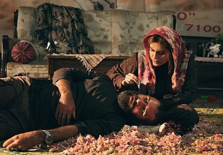 الناز شاکر دوست بر بالین همسرش حضور یافت.